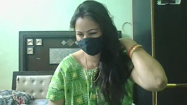 couplesuni online show from April 12, 2026, 10:20 am