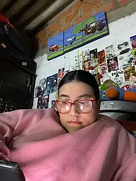 dafne19  online show from October 25, 2025, 5:15 am