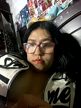 dafne19  online show from November 10, 2025, 5:17 am