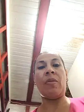 Snapshot of Zaralu_ chatting on December 24, 2024, 1:49 am Zaralu online show from December 24, 2024, 1:49 am