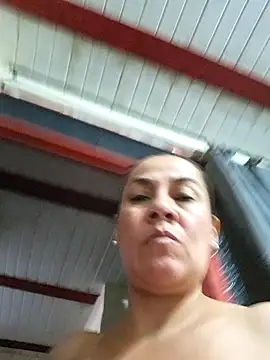 Snapshot of Zaralu_ chatting on December 26, 2024, 10:20 pm Zaralu online show from December 26, 2024, 10:20 pm