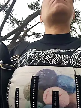 Snapshot of Zaralu_ chatting on January 30, 2025, 8:42 pm Zaralu online show from January 30, 2025, 8:42 pm