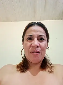 Snapshot of Zaralu_ chatting on November 9, 2025, 6:17 pm Zaralu online show from November 9, 2025, 6:17 pm