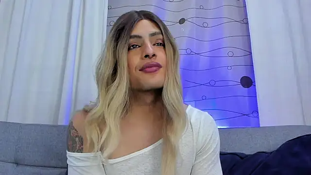 Snapshot of LukaCastillo chatting on February 21, 2025, 7:23 am LukaCastillo online show from February 21, 2025, 7:23 am