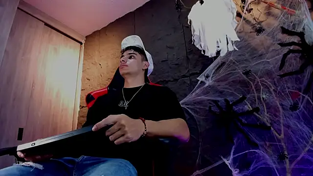 Snapshot of joseph_boy chatting on October 23, 2025, 11:31 am joseph boy online show from October 23, 2025, 11:31 am