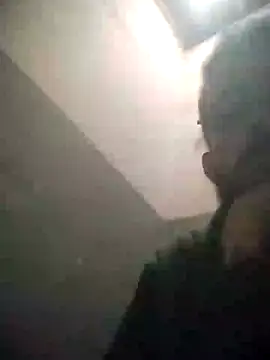 Snapshot of danilogarcia33 chatting on December 15, 2024, 9:13 am danilogarcia33 online show from December 15, 2024, 9:13 am