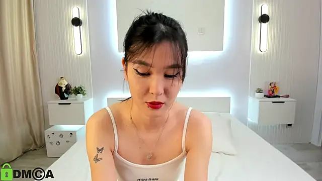 Lola Peach online show from February 8, 2025, 6:43 am