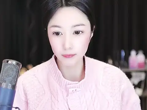 Nuyoah-77 online show from December 29, 2024, 9:09 pm