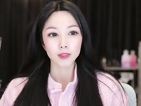 Nuyoah-77 online show from January 17, 2025, 7:05 pm