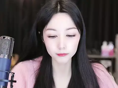 Nuyoah-77 online show from January 22, 2025, 4:02 pm