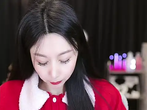 Nuyoah-77 online show from February 13, 2025, 2:31 pm