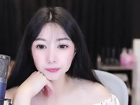 Nuyoah-77 online show from September 16, 2025, 5:14 pm