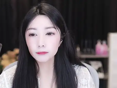 Nuyoah-77 online show from October 10, 2025, 3:55 pm