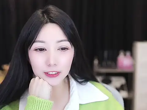 Nuyoah-77 online show from November 6, 2025, 3:46 pm