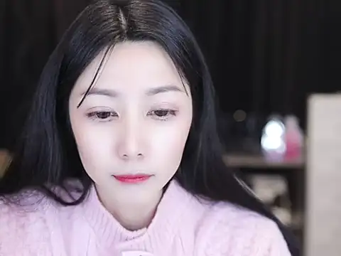 Nuyoah-77 online show from December 18, 2025, 3:07 pm