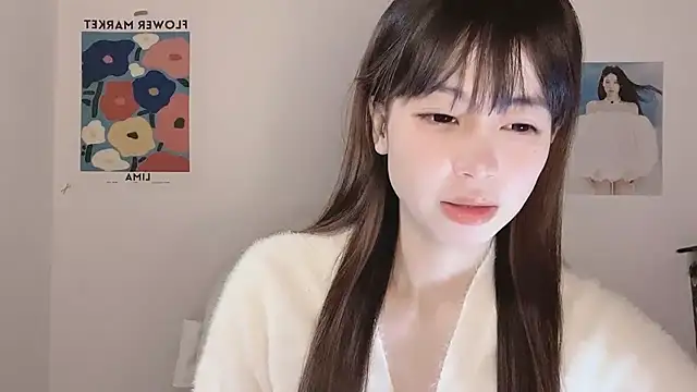 -Hottie online show from December 4, 2025, 4:05 pm