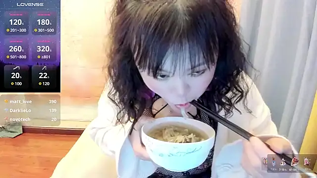 Pennyee online show from March 5, 2025, 3:40 am