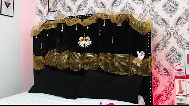 Snapshot of SaaraBrown chatting on January 4, 2025, 2:35 pm SaaraBrown online show from January 4, 2025, 2:35 pm