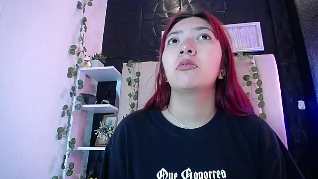 Snapshot of Mia_Rinn chatting on March 18, 2025, 2:04 pm Mia Rinn online show from March 18, 2025, 2:04 pm