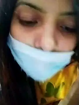 Snapshot of Hotty-Divya chatting on December 17, 2024, 2:00 pm Hotty-Divya online show from December 17, 2024, 2:00 pm