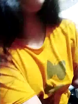 Snapshot of Hotty-Divya chatting on December 31, 2024, 8:26 am Hotty-Divya online show from December 31, 2024, 8:26 am