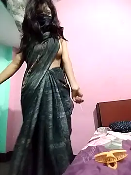 Snapshot of Hotty-Divya chatting on September 25, 2025, 3:05 pm Hotty-Divya online show from September 25, 2025, 3:05 pm