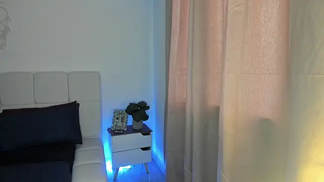 Ori valentina online show from April 23, 2026, 9:50 pm