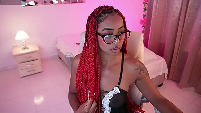 Alondrasparrow2 online show from January 28, 2025, 8:36 pm