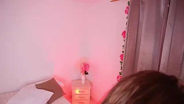 Alondrasparrow2 online show from February 27, 2025, 1:38 am