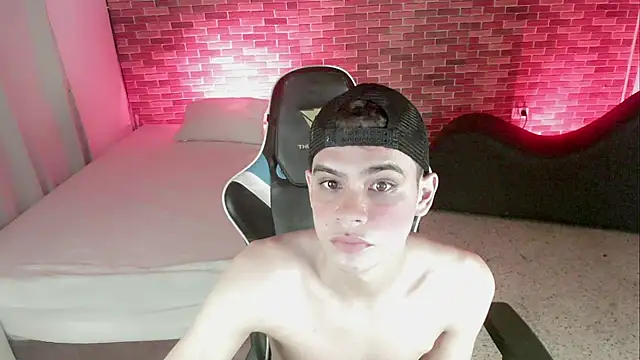 Snapshot of zacariasss_ chatting on October 1, 2025, 4:07 am zacariasss online show from October 1, 2025, 4:07 am