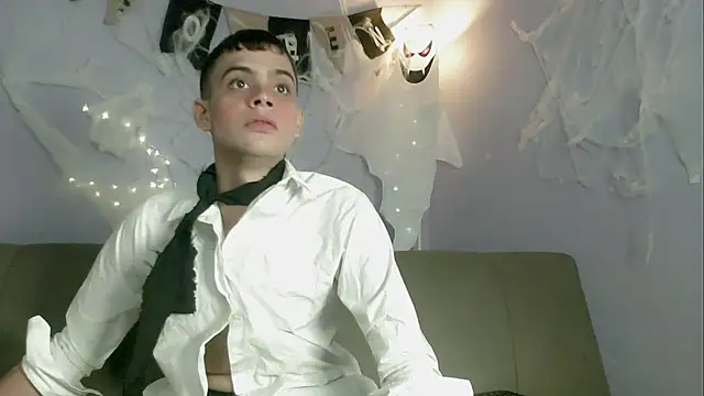 Snapshot of zacariasss_ chatting on October 26, 2025, 3:45 am zacariasss online show from October 26, 2025, 3:45 am