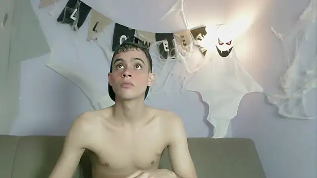 Snapshot of zacariasss_ chatting on November 1, 2025, 3:19 am zacariasss online show from November 1, 2025, 3:19 am