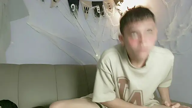 Snapshot of zacariasss_ chatting on November 3, 2025, 3:19 am zacariasss online show from November 3, 2025, 3:19 am