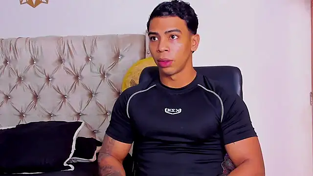 Snapshot of Andrew_wolf7 chatting on October 18, 2025, 2:40 pm Andrew wolf7 online show from October 18, 2025, 2:40 pm