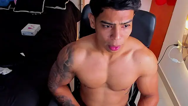 Snapshot of Andrew_wolf7 chatting on November 5, 2025, 2:22 am Andrew wolf7 online show from November 5, 2025, 2:22 am