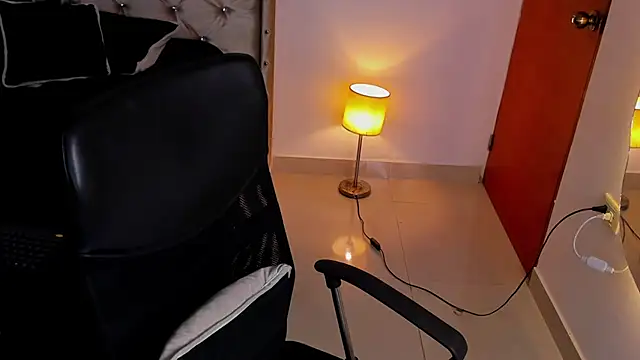 Snapshot of Andrew_wolf7 chatting on November 7, 2025, 3:06 am Andrew wolf7 online show from November 7, 2025, 3:06 am