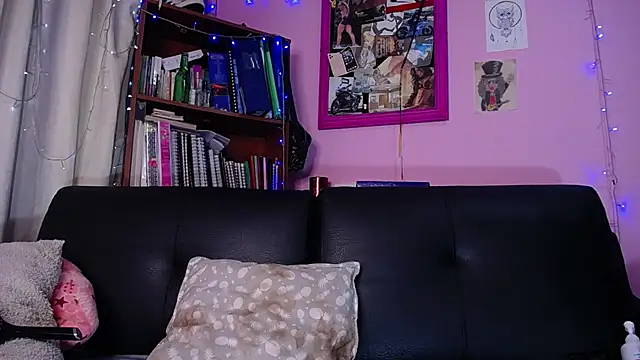 TalejaR online show from November 17, 2025, 11:21 pm