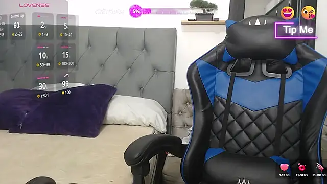 Snapshot of Ryan_Vergon chatting on September 26, 2025, 4:49 am Ryan Vergon online show from September 26, 2025, 4:49 am