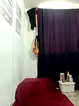 yezz3011 online show from January 21, 2025, 8:21 pm