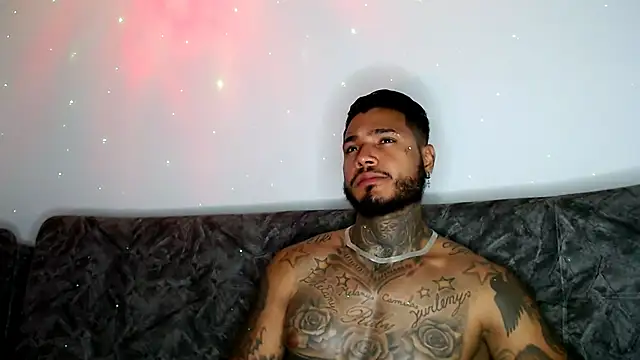 Exotic tatto27121 online show from January 19, 2025, 7:36 am