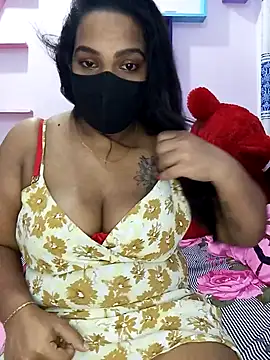 Snapshot of _Hot_Kisses_ chatting on December 26, 2024, 6:43 pm Hot Kisses online show from December 26, 2024, 6:43 pm