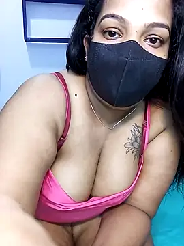 Snapshot of _Hot_Kisses_ chatting on February 18, 2025, 7:09 pm Hot Kisses online show from February 18, 2025, 7:09 pm