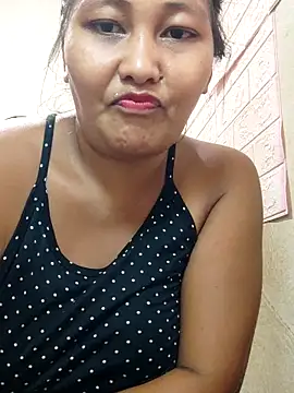 Sweetchuby1995 online show from April 28, 2026, 12:21 pm