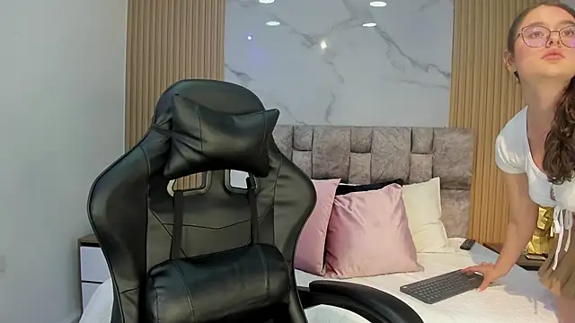 Khalifa fletcher online show from January 31, 2025, 1:33 am