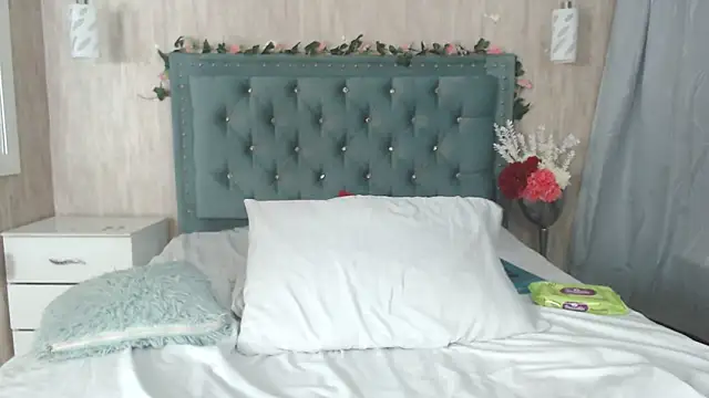 Alexa roussee online show from February 7, 2025, 4:06 am