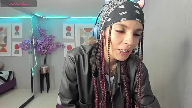 Snapshot of Dafne_huges chatting on December 14, 2024, 7:46 pm Dafne huges online show from December 14, 2024, 7:46 pm