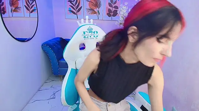 Snapshot of Dafne_huges chatting on September 26, 2025, 7:40 pm Dafne huges online show from September 26, 2025, 7:40 pm