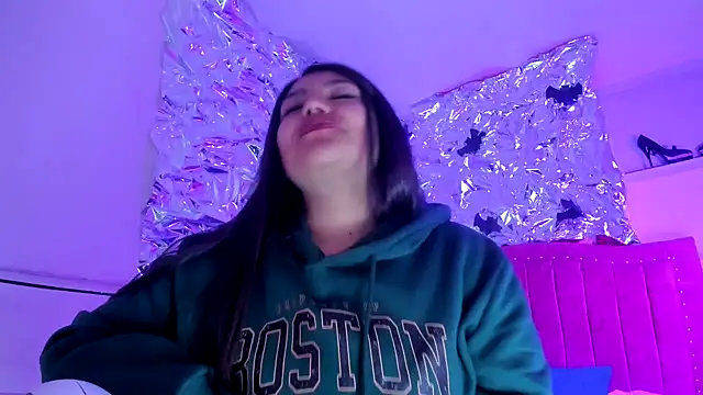 SarahStones online show from November 27, 2025, 10:56 pm