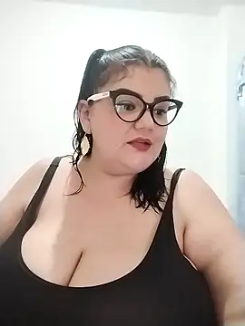 Snapshot of Madisonpalacio chatting on February 3, 2026, 5:29 pm Madisonpalacio online show from February 3, 2026, 5:29 pm