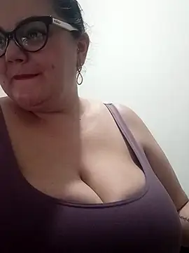 Snapshot of Madisonpalacio chatting on February 27, 2026, 8:09 pm Madisonpalacio online show from February 27, 2026, 8:09 pm